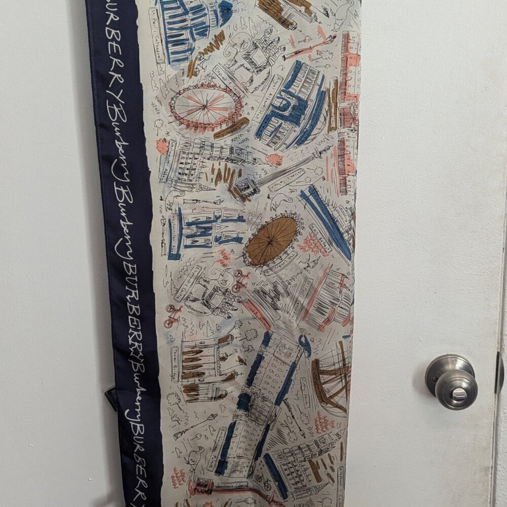 Burberry 100% Silk Scarf London Theme - Picture 10 of 10